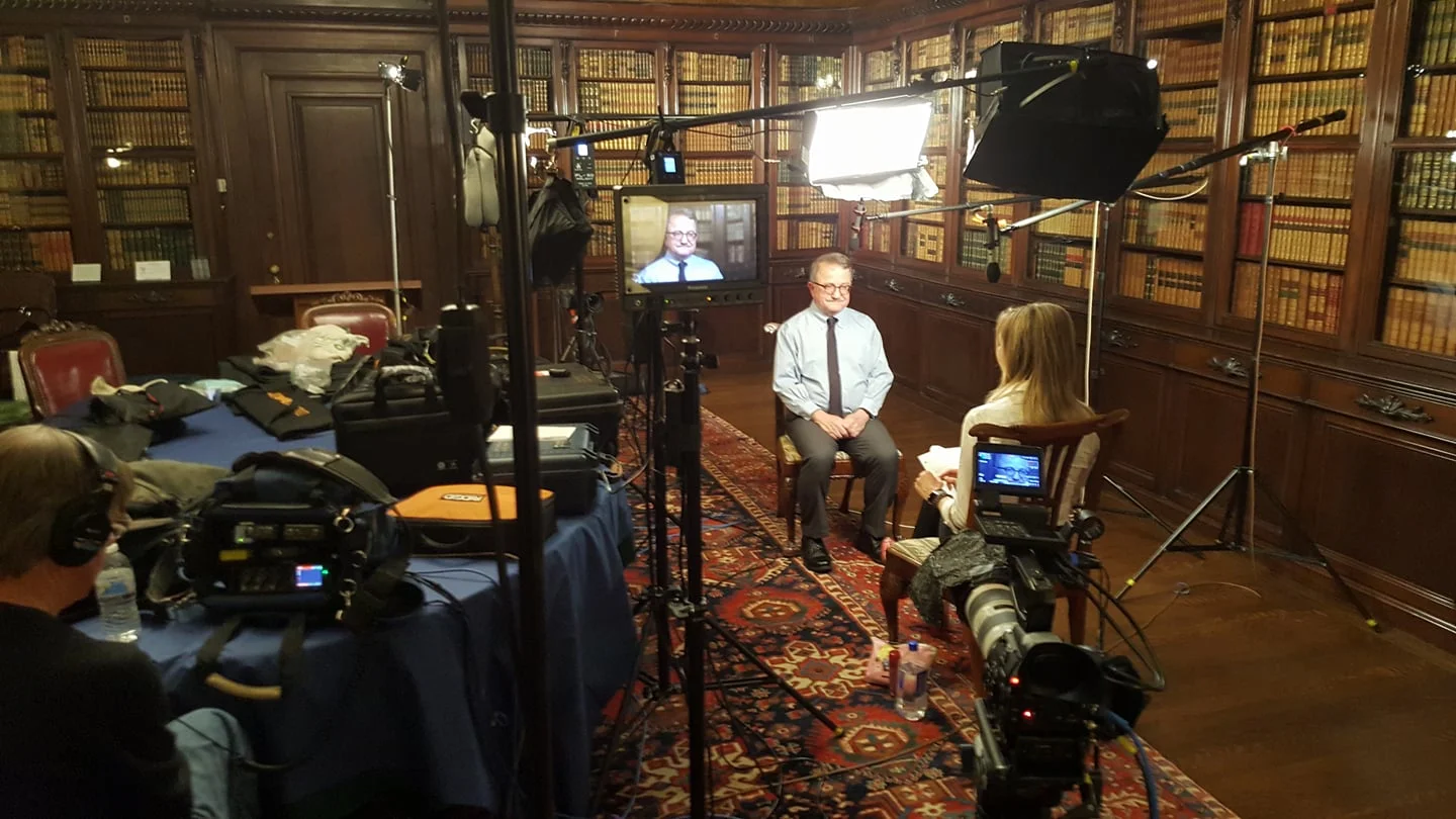 Lighting a two-camera interview with my new Intellytech FL-80 LED flex lights .