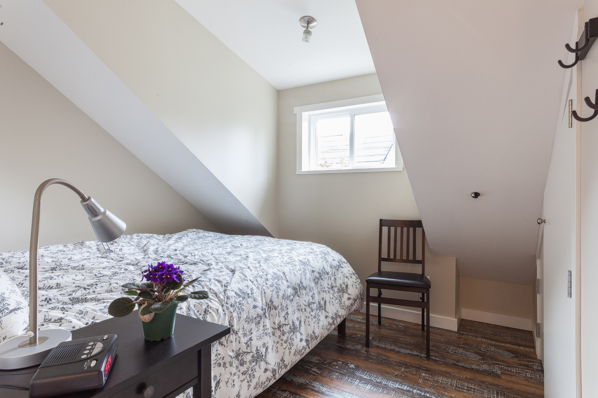 Secondbedroom.jpg