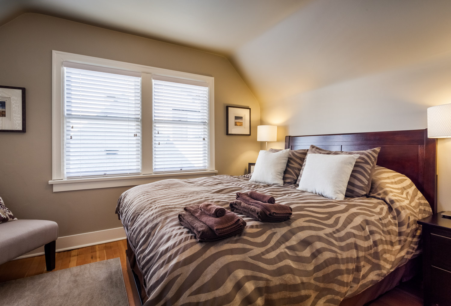 16 upstairs_east_bedroom_MG_4748-HDR.jpg