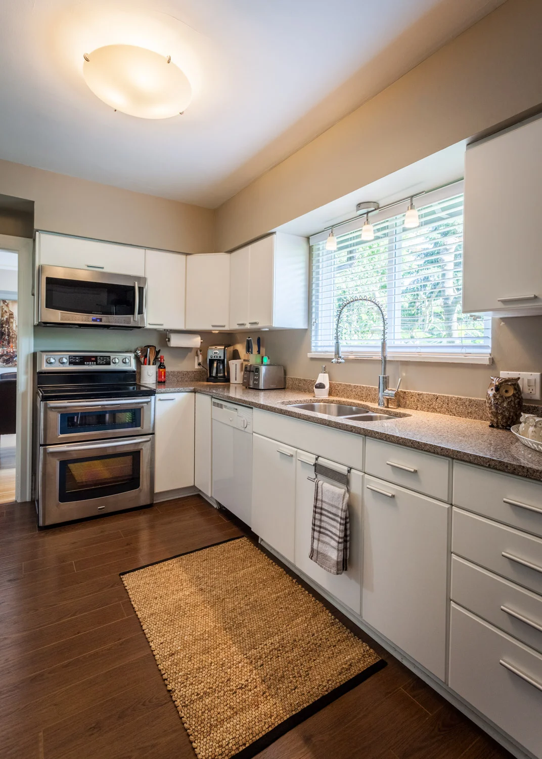 8 main_kitchen_1_MG_4644-HDR.jpg