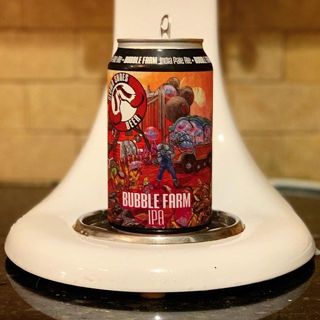 Bubblegum magic,
An IPA sweet and smooth,
Take on a play date. #clownshoesbeer #bubblefarm #ipa #craftbeer #massachusettsbeer #totalwine #haiku