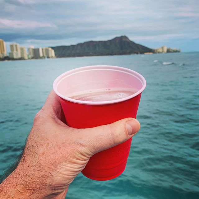 Long flight big reward,
Relax with seaside sipper,
Pairs with leisure time. #konabrewingco #castawayipa #hawaiibeer #craftbeer #ipa #haiku