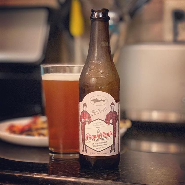 Bottle full of pine,
Tuxedo warm and fuzzy,
Take me to the woods. #dogfishhead #pennsylvaniatuxedo #delawarebeer #ipa #craftbeer #totalwine #haiku