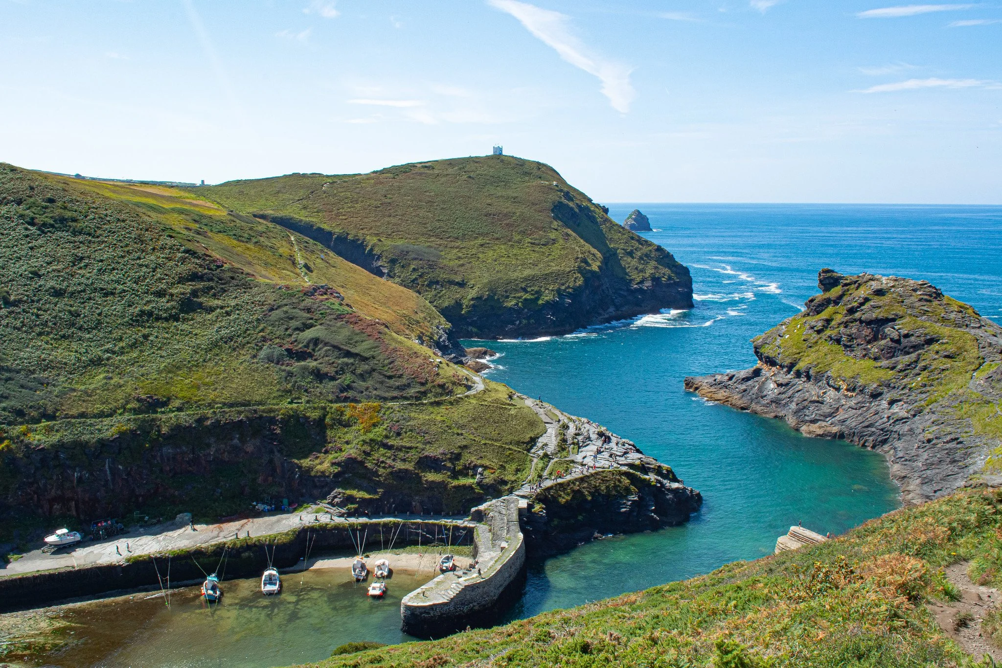 Boscastle harbour and coastline, view from cliff. Photo taken by  Chris Walts (Flickr)