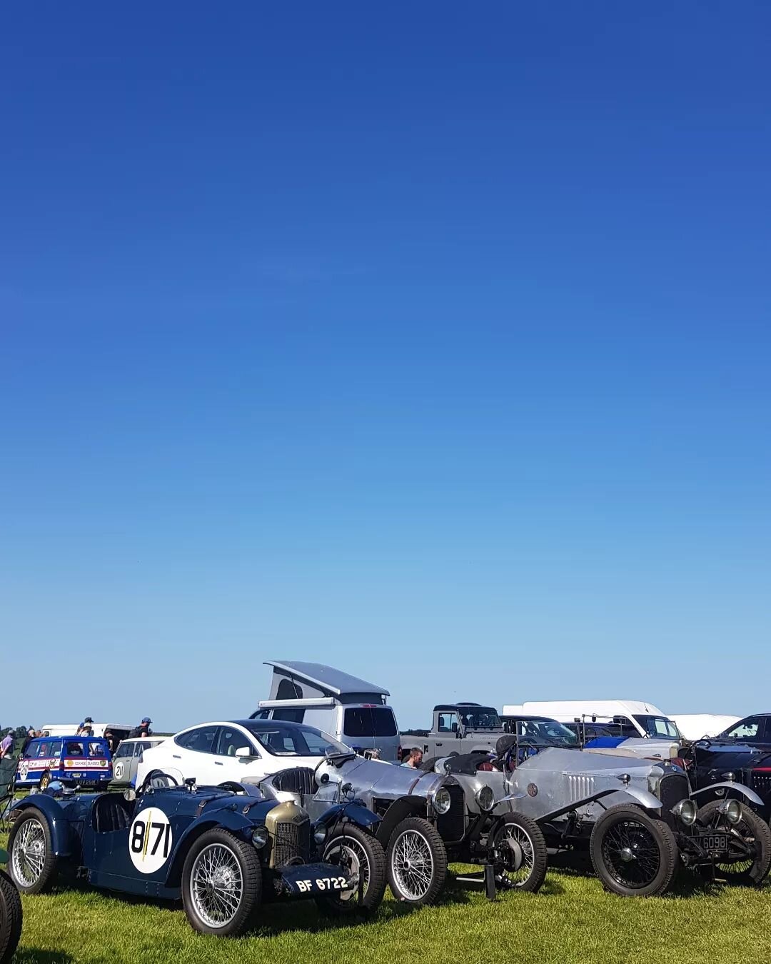 We had a fantastic day at Harewood Speed Hillclimb yesterday. 

Amazingly the traditional Yorkshire weather was replaced with incredible blue skies ☀️

Let us know if you were there too!

#hillclimb #harewoodspeedhillclimb #harewoodhillclimb #vscc #v