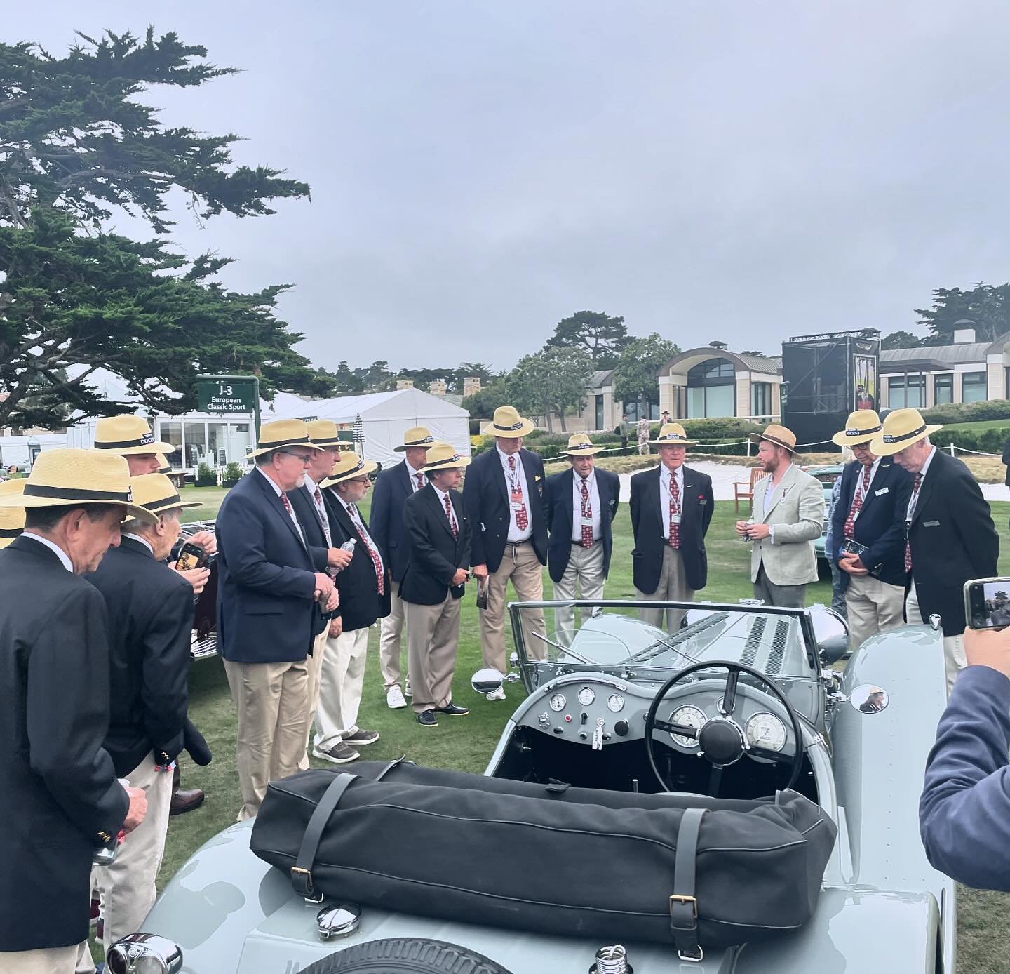 Discussing straw hats or the Jaguar SS100? Last month AKVR&rsquo;s @tomleemk1 discussing the @akvr_uk fully restored Jaguar SS100 which was being shown on the #pebblebeachconcoursdelegance lawn. #jaguar #ss100 #jaguarss100 #britishcars #restorations 
