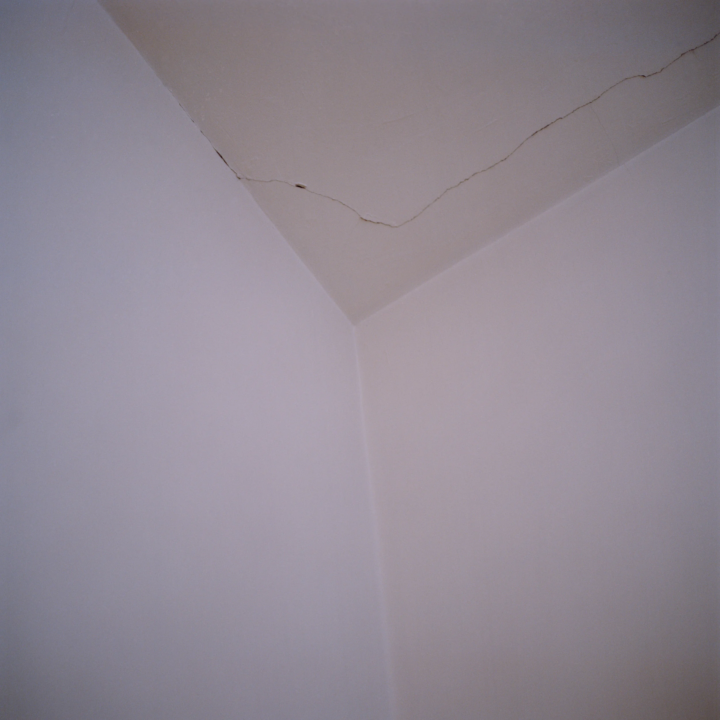 crack1.jpg