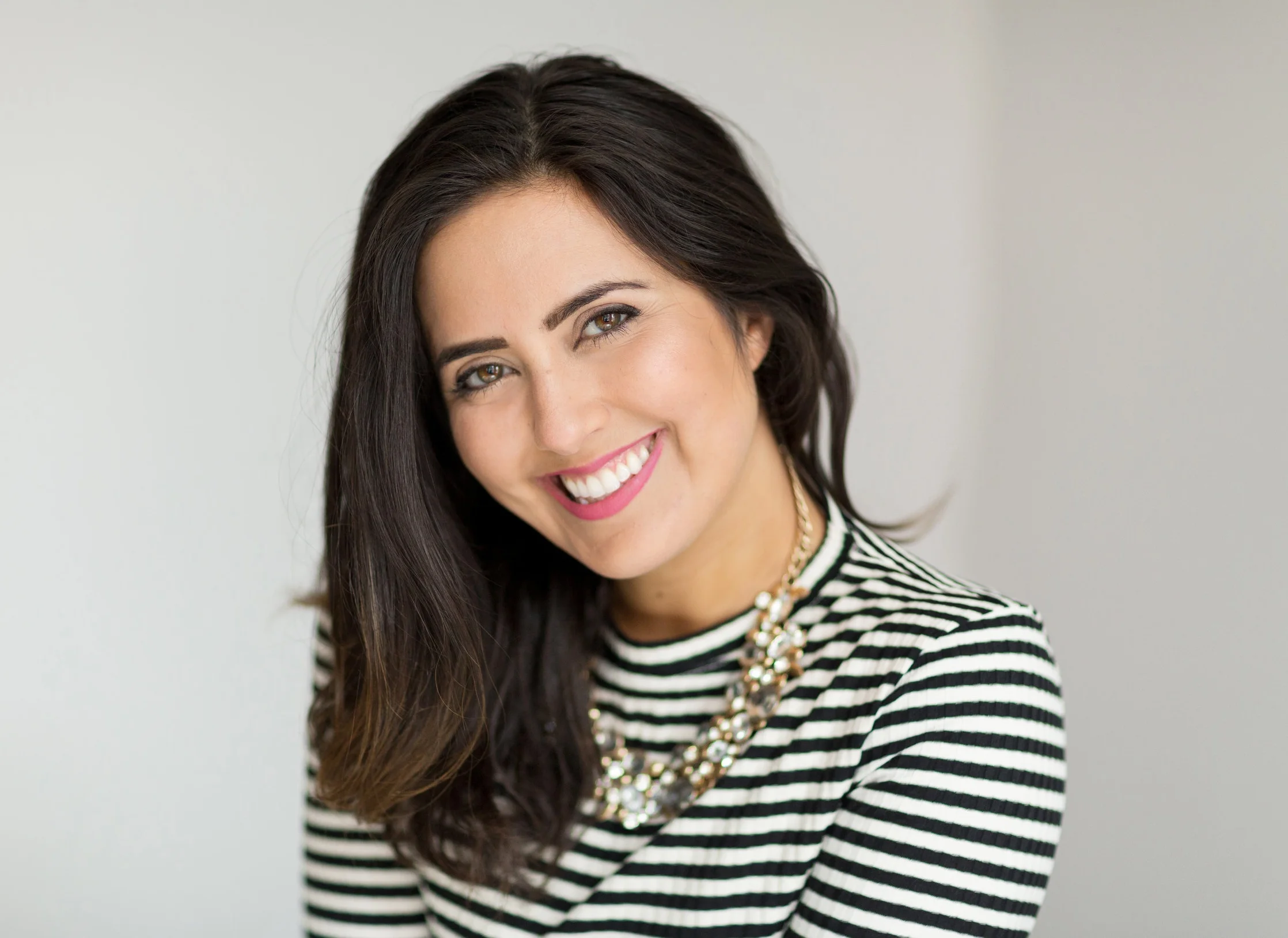 Aliyah Dastour Speaker's Bio — Alimond Studio