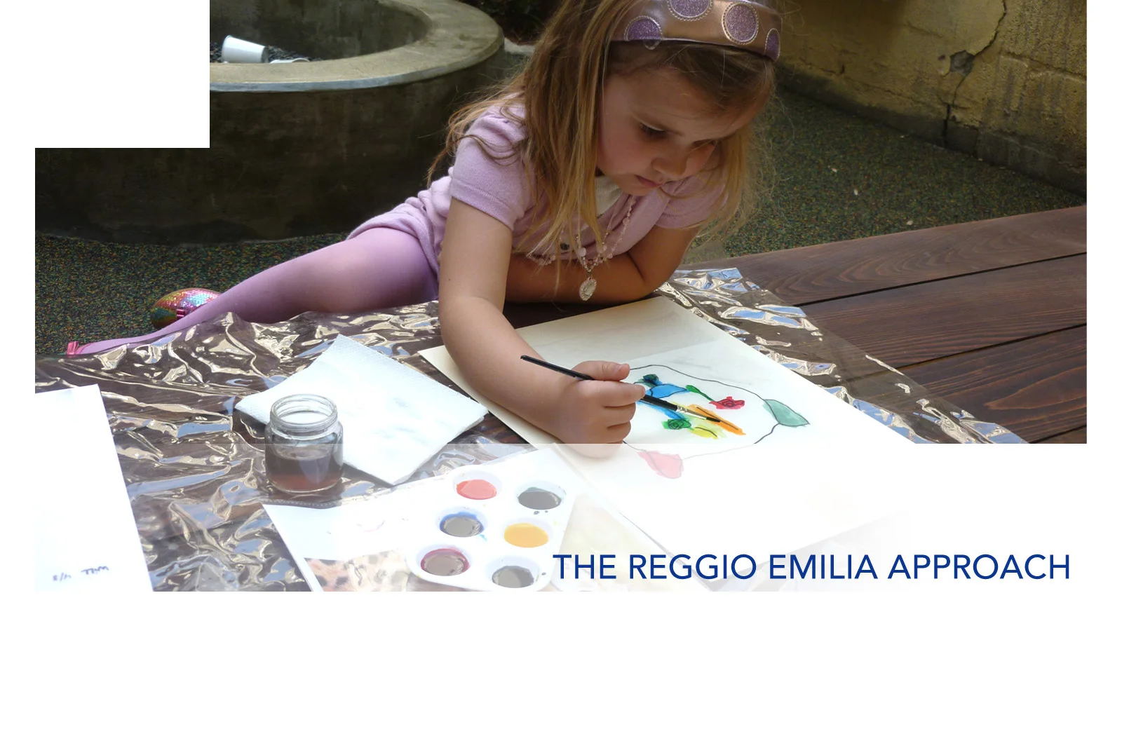 Time, and how children and adults use it, is central to the Reggio
philosophy. The rhythm and pace of the child is always given overriding
importance. This means really having time for children's thoughts and
ideas, and giving value to their work, their conversations and their
feelings by slowing down to listen to them. 