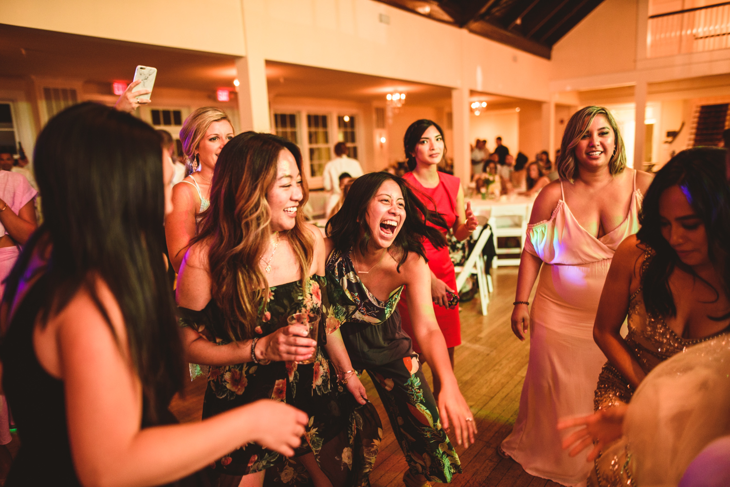056 wedding guests yelling on the dancefloor.jpg