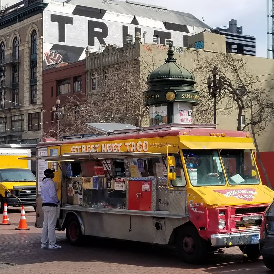 #lunch! or #dinner!

@street_meet_taco_truck
@coppertopovens
@roliroti 
@estrellitas.snacks

#foodtruck #farmersmarket #eatlocal #sfeats #sanfrancisco