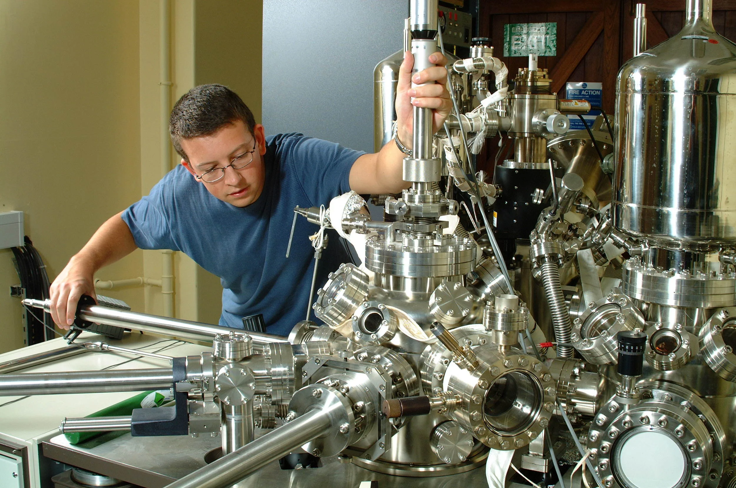 Ultra high vacuum STM 2