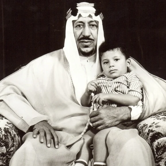 Kongen er daud! Leve brorsan!