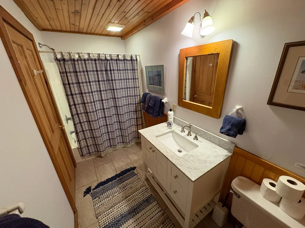 BathDownstairs.jpg
