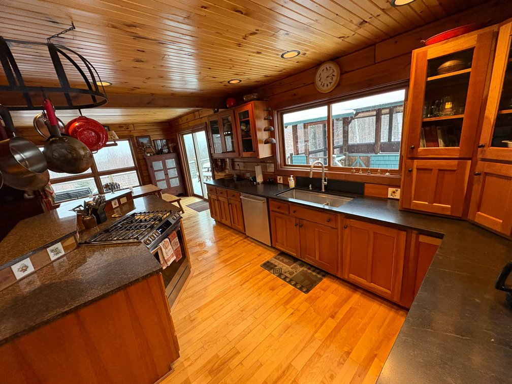 Kitchen03.jpg