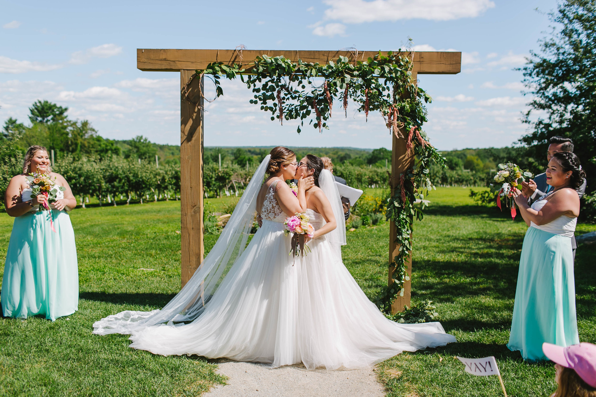 Hyland Orchard and Brewery Wedding with dogs - Emily Tebbetts Photography-11.jpg