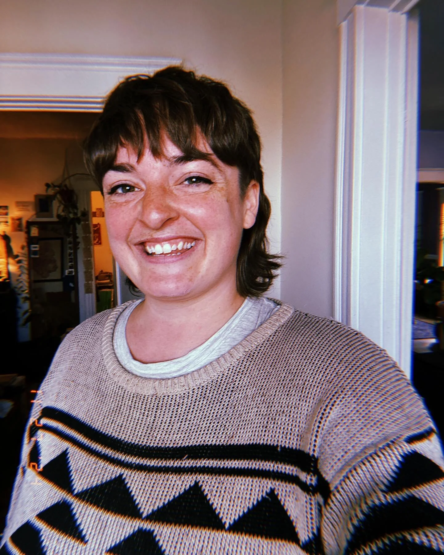 New cut who dis??? + a lil final selfie session with my long hair 🥰 so excited to explore lotsa new shortie hairstyles in the season I&rsquo;m stepping into!

Thank you @thecolorhanna at @station8salon for the cut and the hype!!