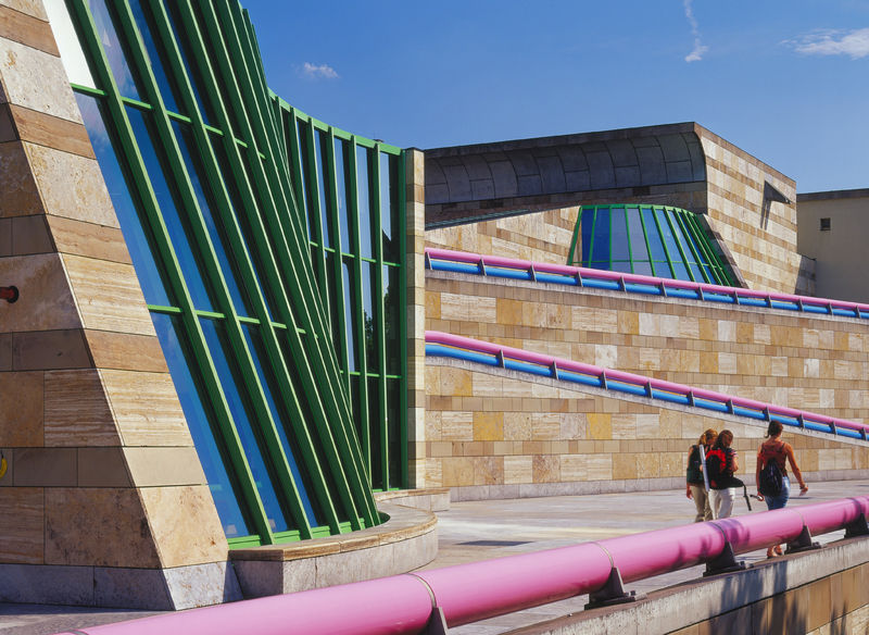 Stuttgart's museums are also architectural germs!