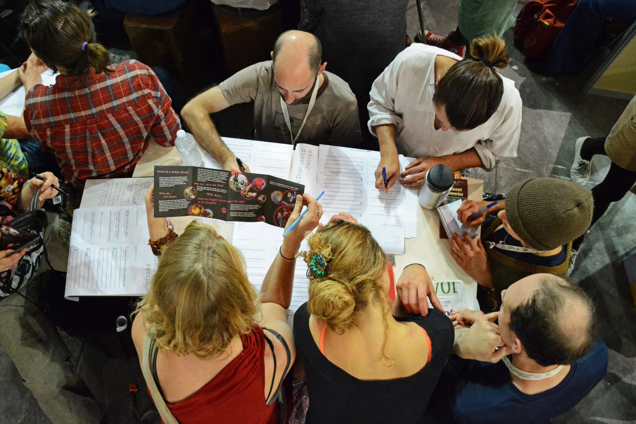 Sharing ideas of how to create a successful Disco Soup event with fellow Slow Food Youth Members. Photo by Steffen Schweizer
