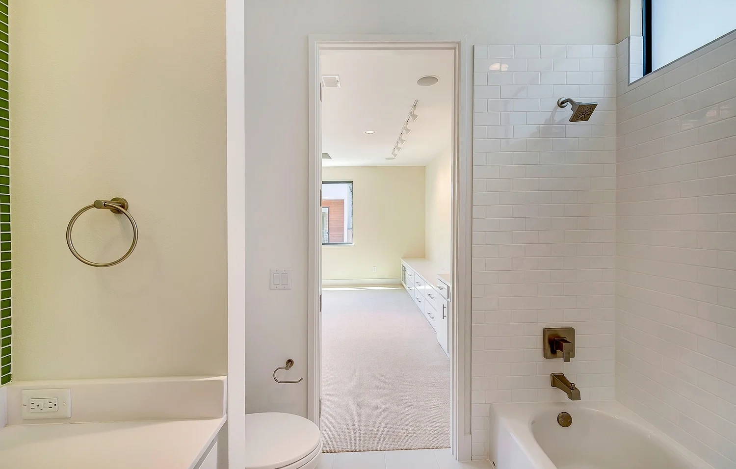 4306Ridge_ClassicUrbanHomes-Hi-3470466029-O.jpg