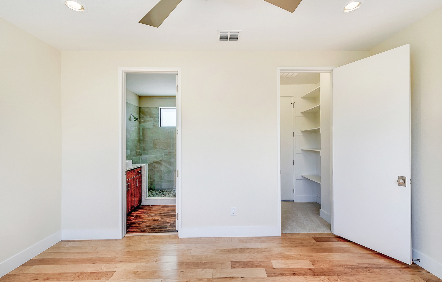 4306Ridge_ClassicUrbanHomes-Hi-3470466100-O.jpg