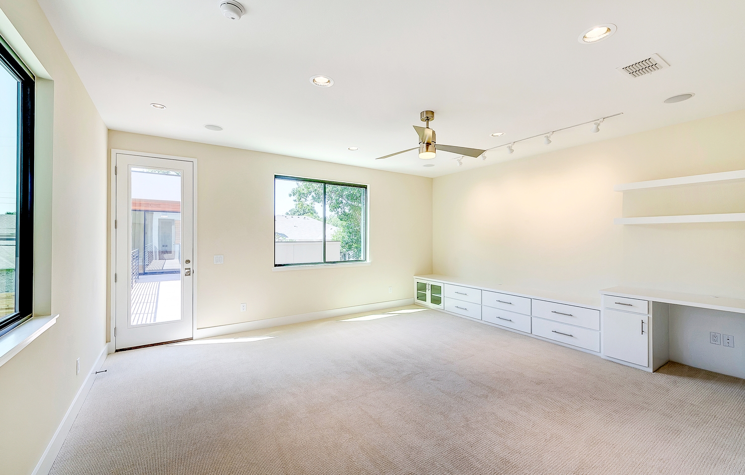 4306Ridge_ClassicUrbanHomes-Hi-3470464823-O.jpg