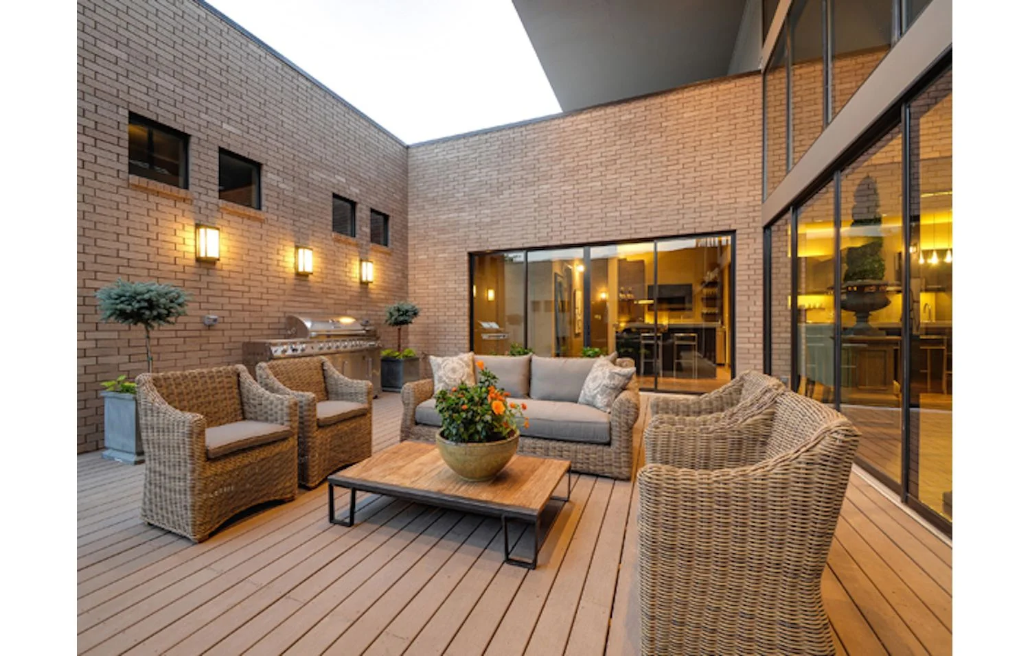 Outdoor 3.jpg