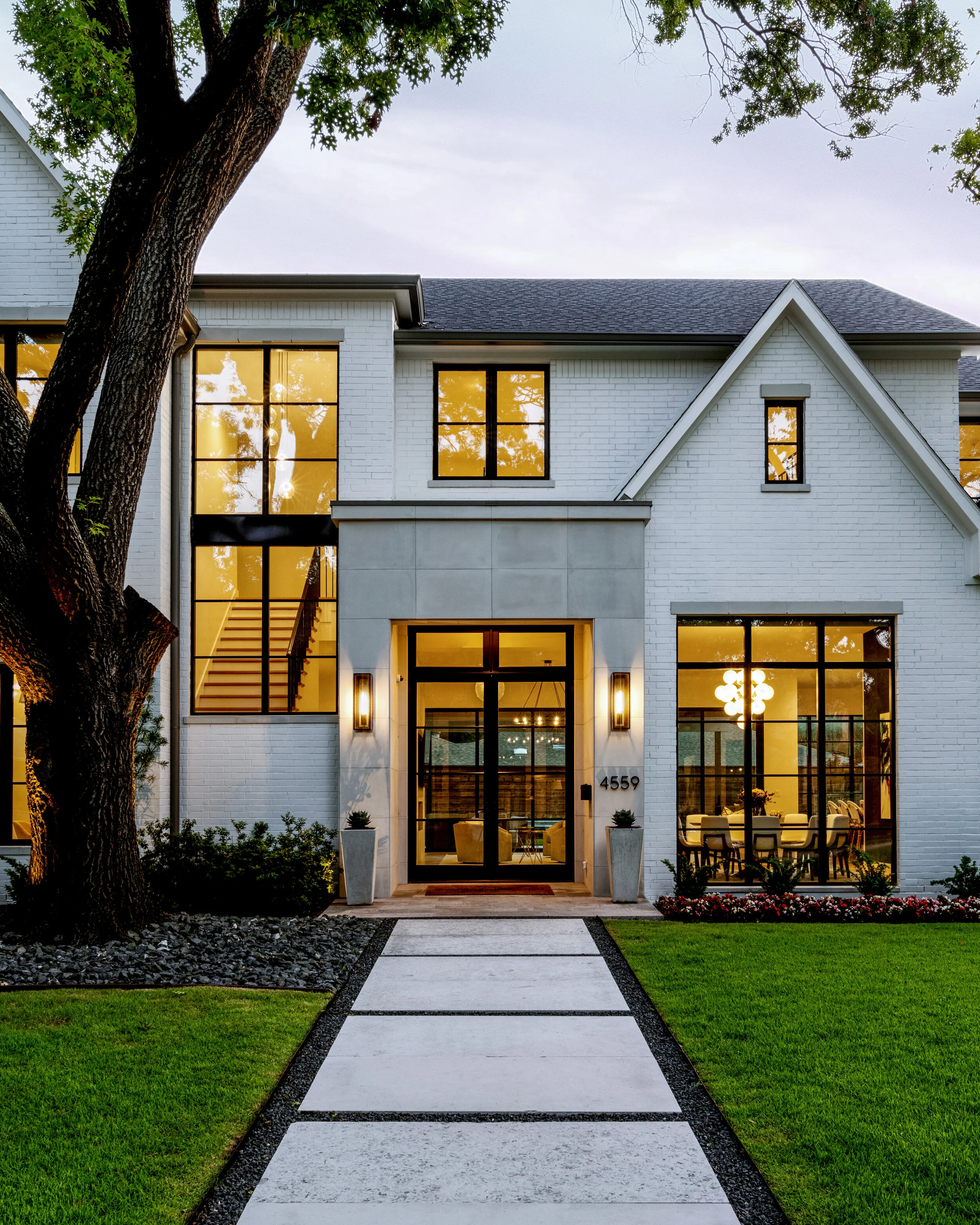 Exterior 2.jpg