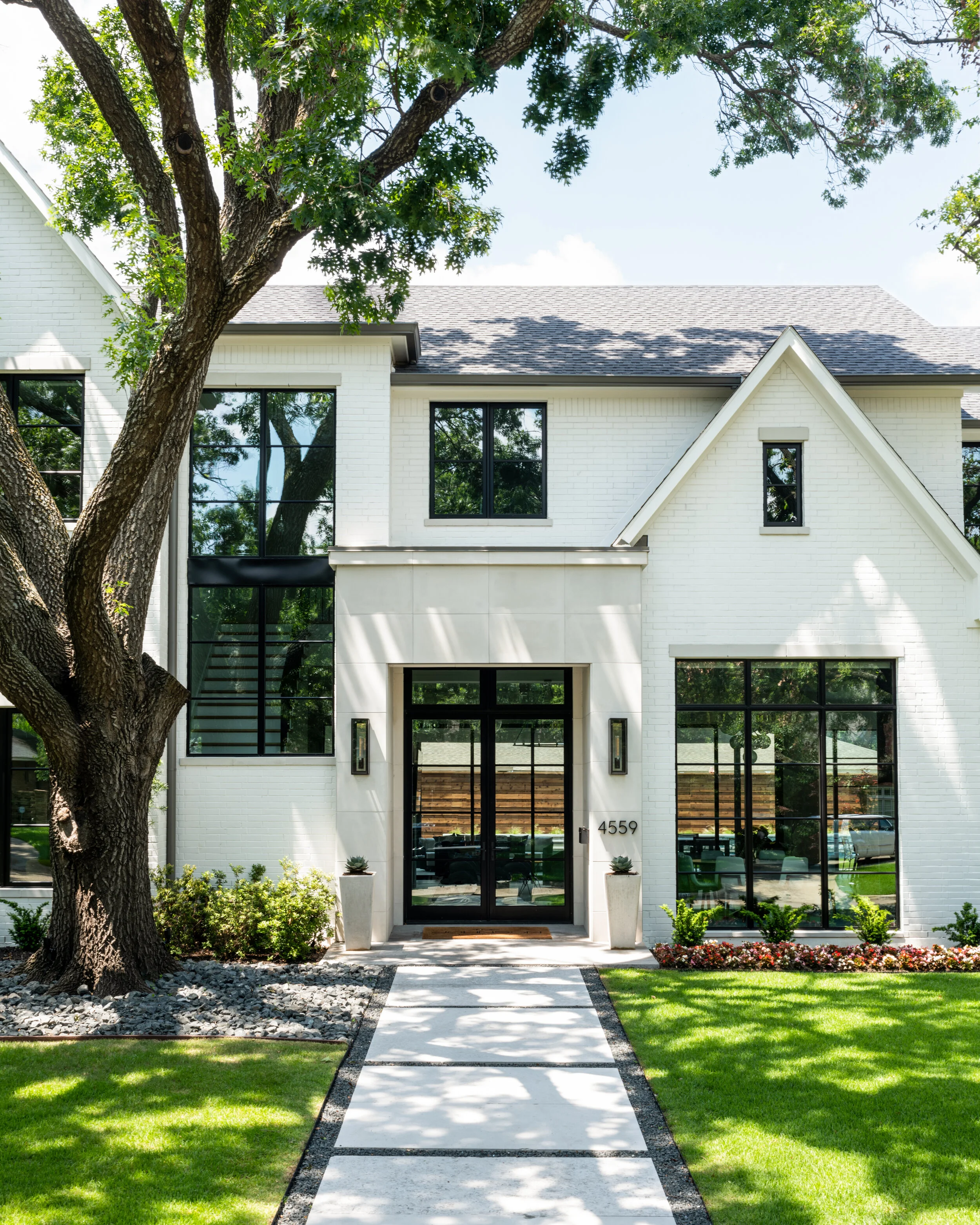 Exterior 4.jpg