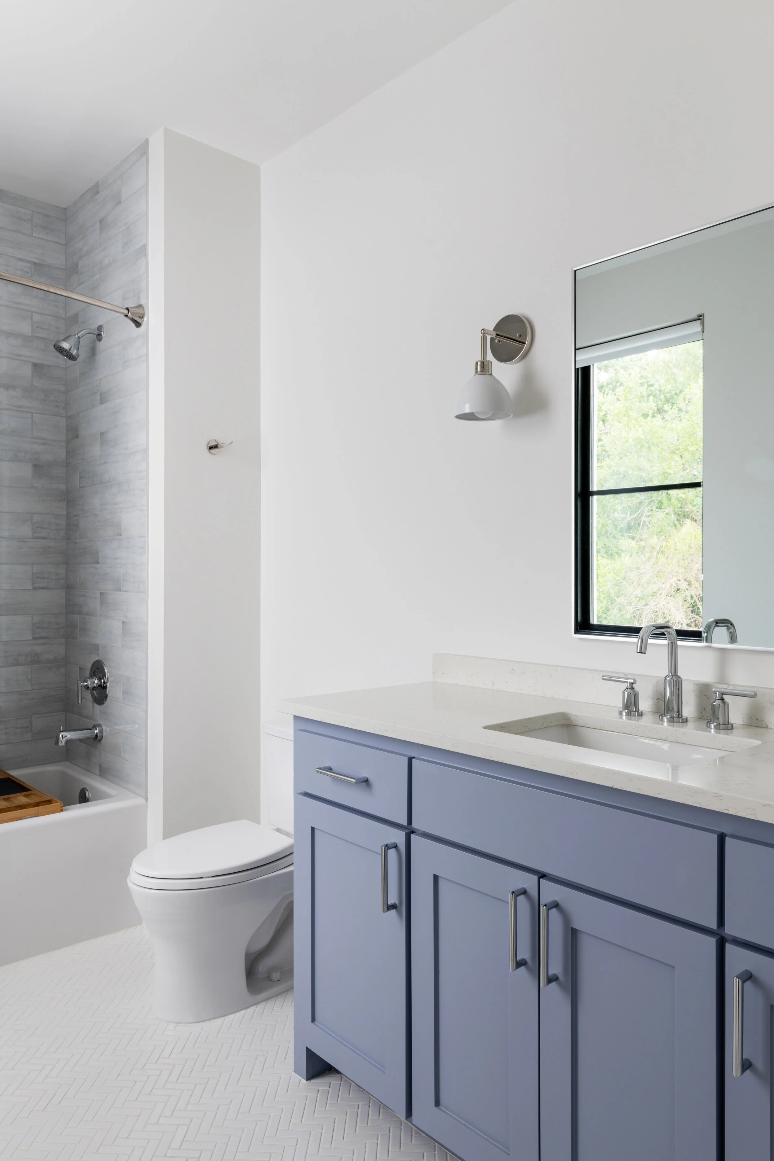 Kid's Bathroom 1.jpg