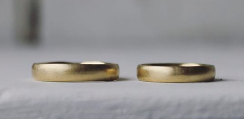 18 ct yellow gold band .png