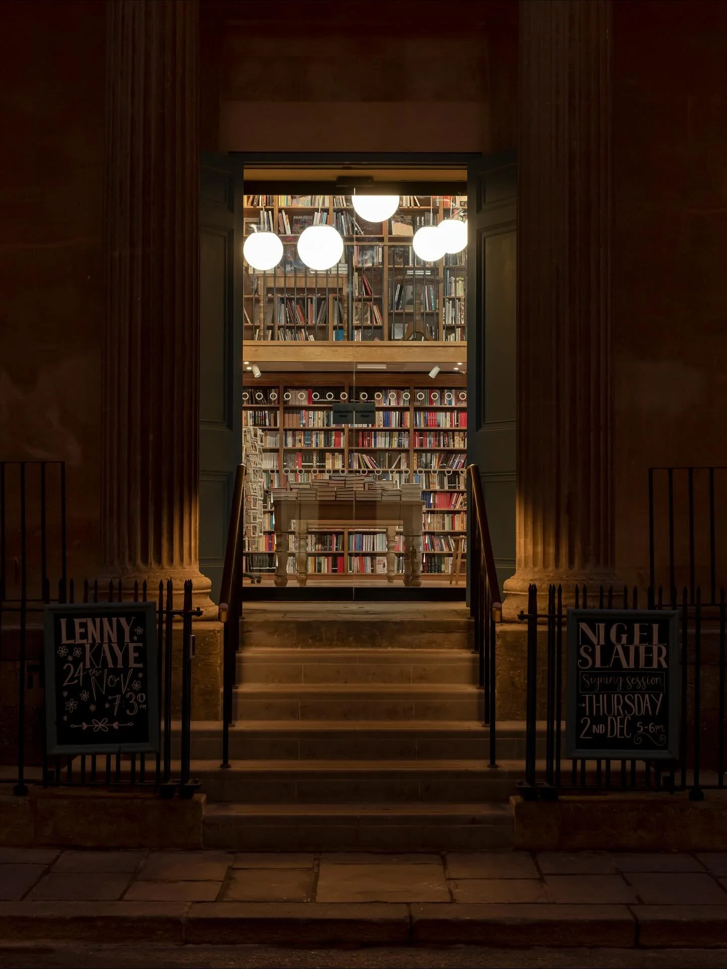 Award-winning conversion of a historic hall in Bath, reimagined as a thriving bookshop. 📚 

This Grade II listed former Friends Meeting House has been transformed into the new home of Topping &amp; Company Booksellers in Bath, with 70,000 books now 