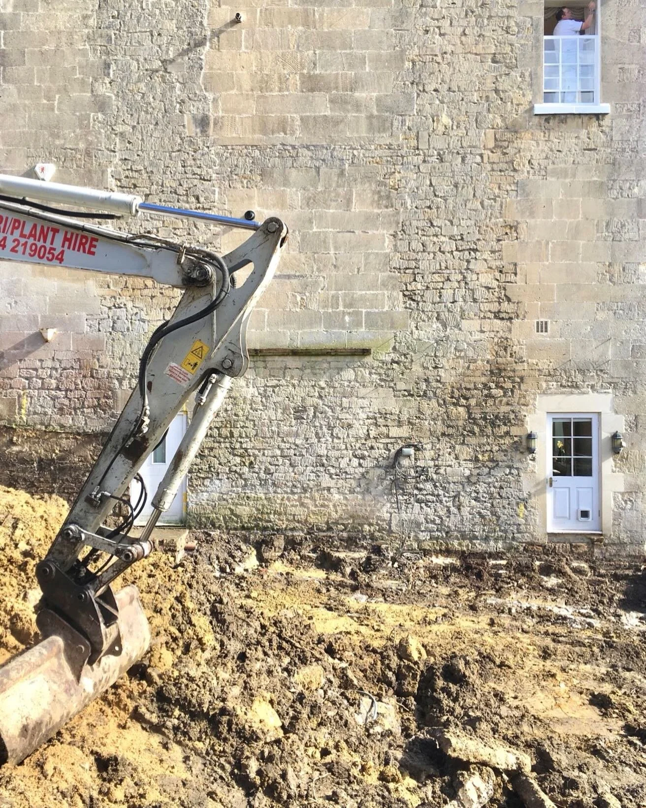 As a practice, we believe the best architecture comes from collaboration. 

From the earliest ideas through to the final handover on site, our team works creatively and closely with clients to bring project aspirations to life.

We offer a full, end-