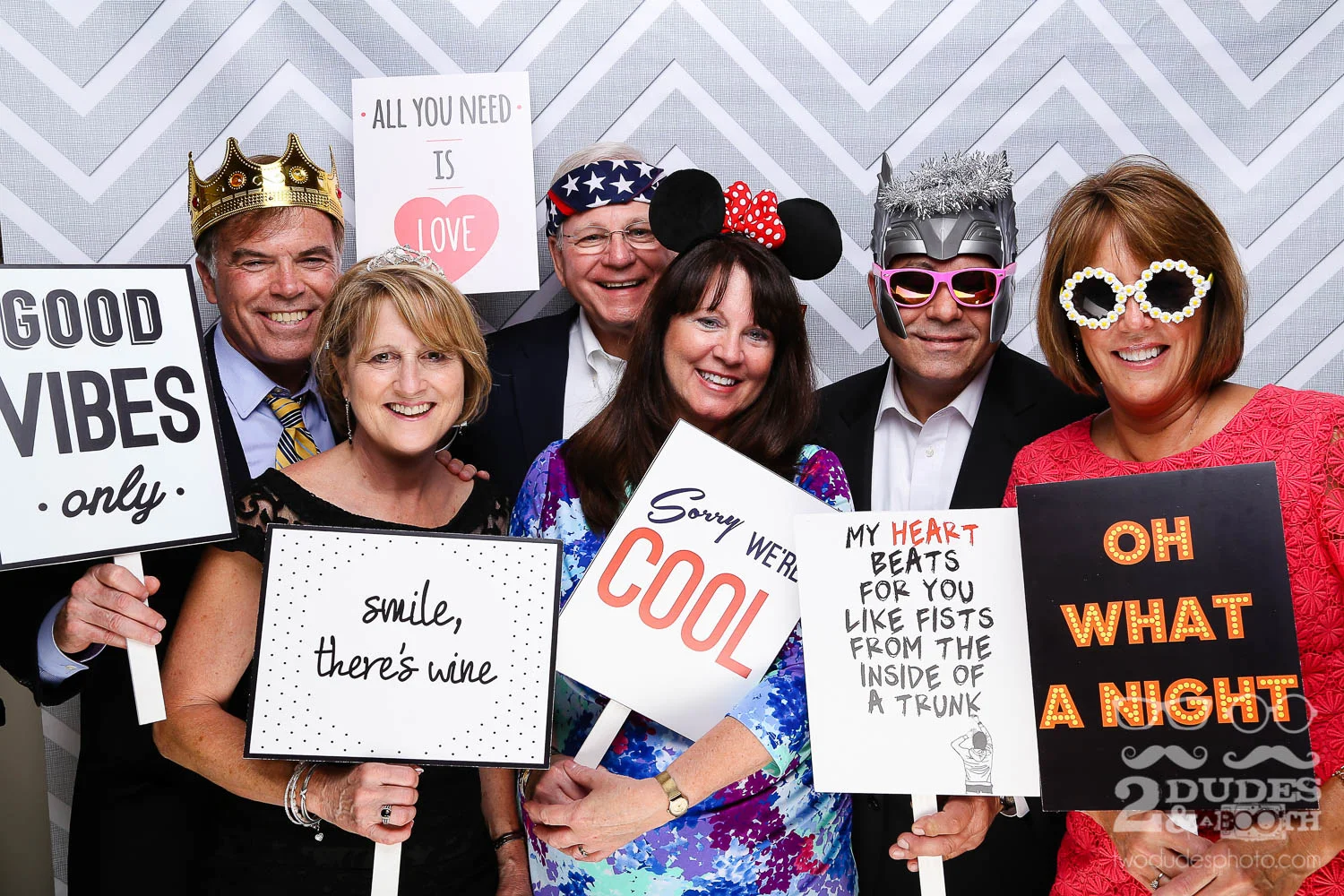 large group in wedding photobooth in geyserville | san francisco open air photo booth