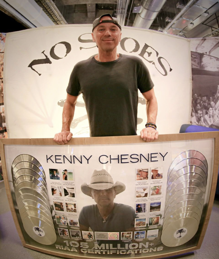 kenny chesney house tennessee - Ilustrasi 2