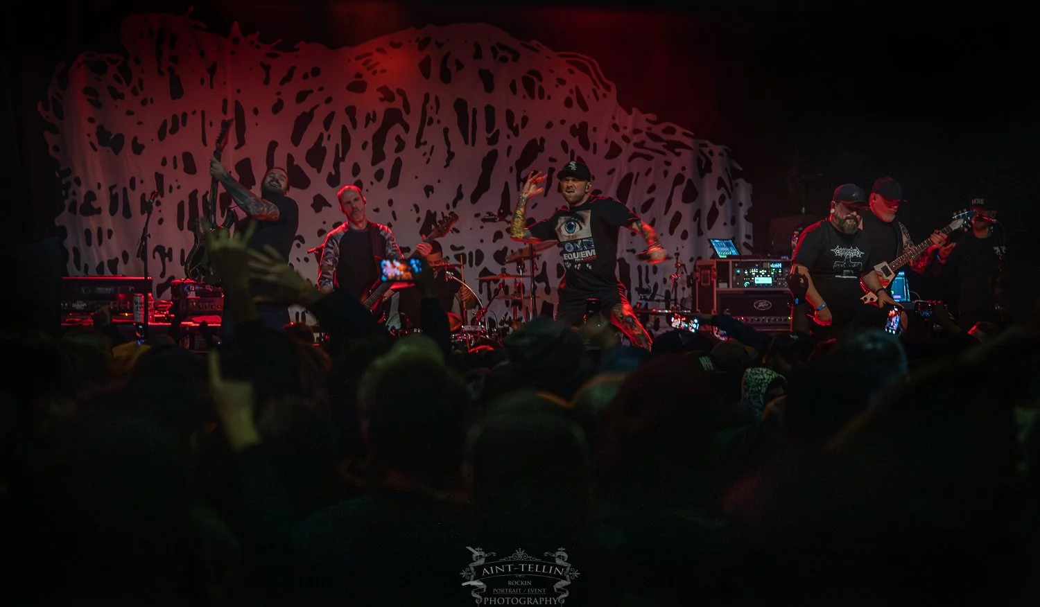 despised icon irving 25A9525-Enhanced-NR.jpg