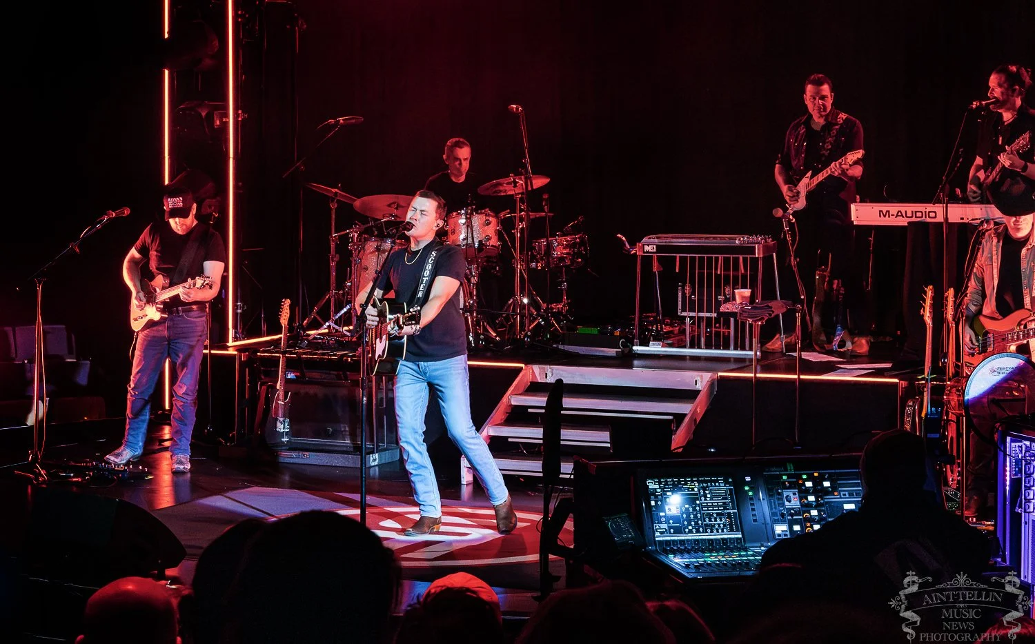 scotty McCreery westbury 26A1620-Enhanced-NR.jpg