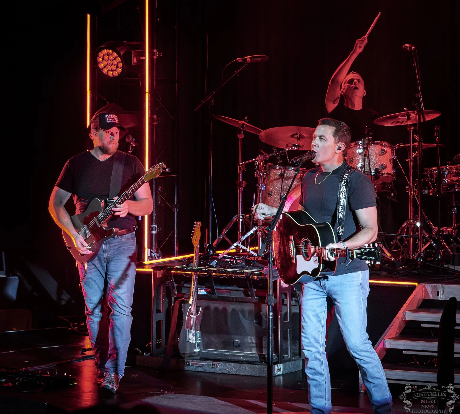 Scotty McCreery westbury 26A1631-Enhanced-NR.jpg