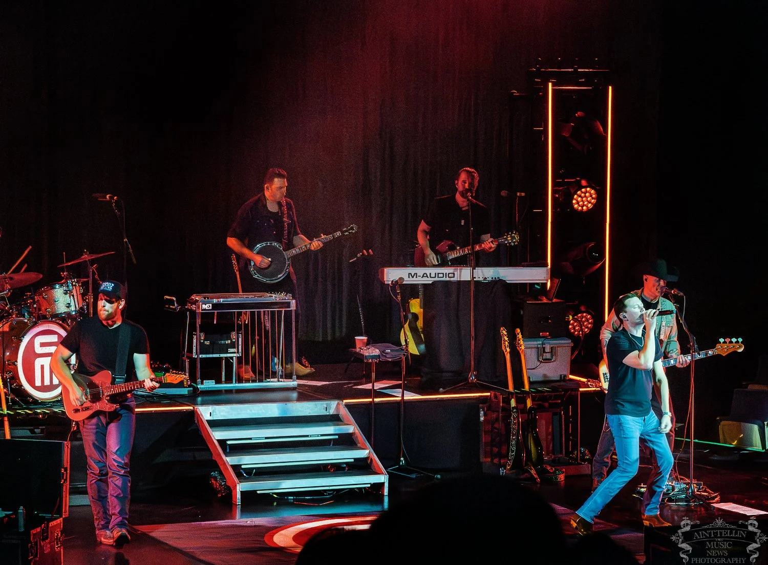 scotty McCreery westbury 26A1720-Enhanced-NR.jpg