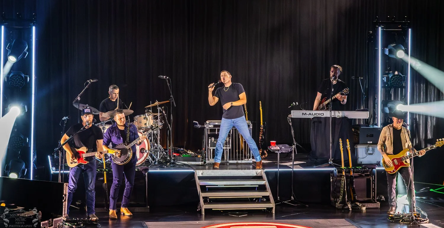 Scotty McCreery westbury 26A1734-Enhanced-NR.jpg