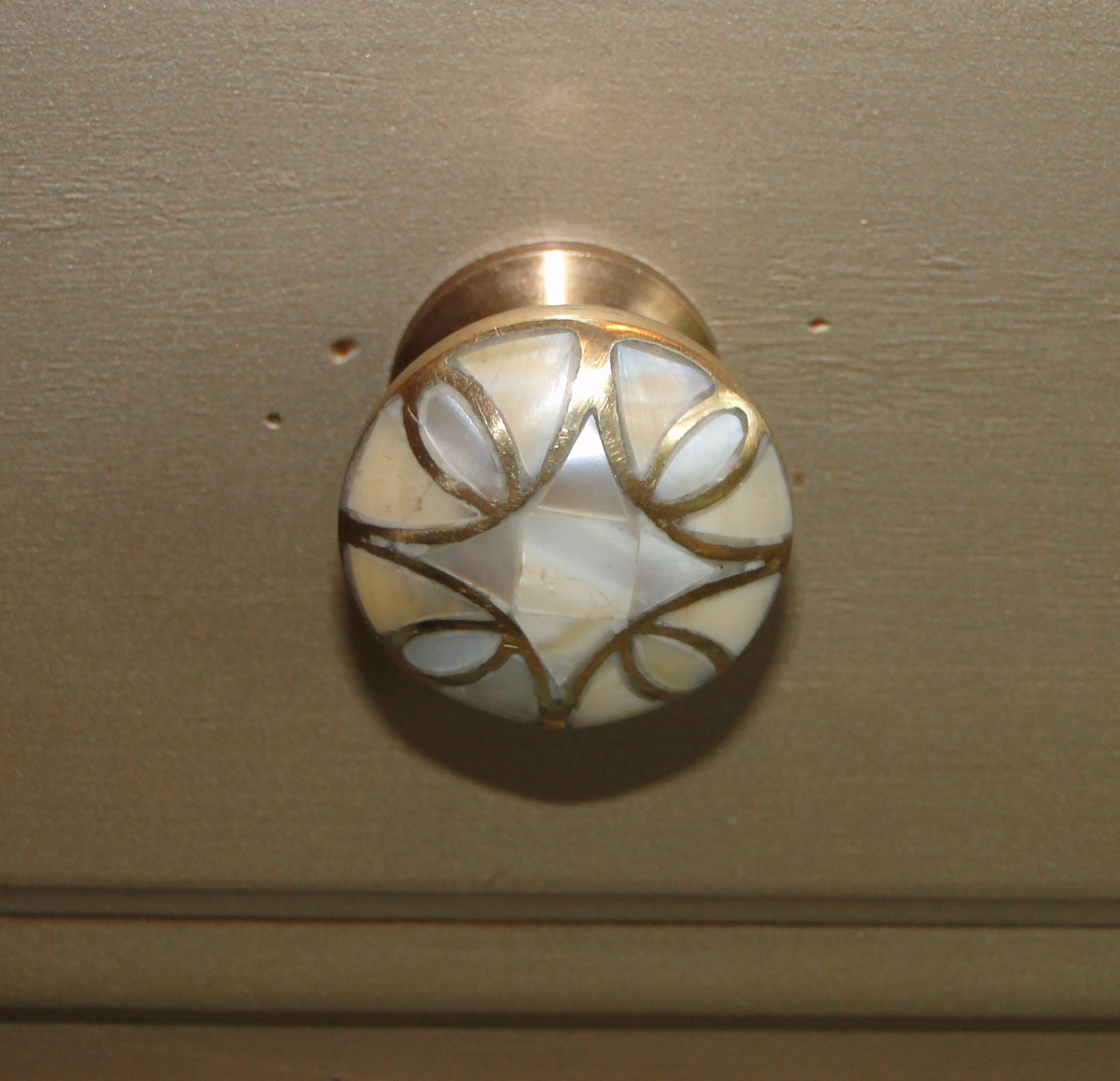 Stunning knob chosen for renewed piece