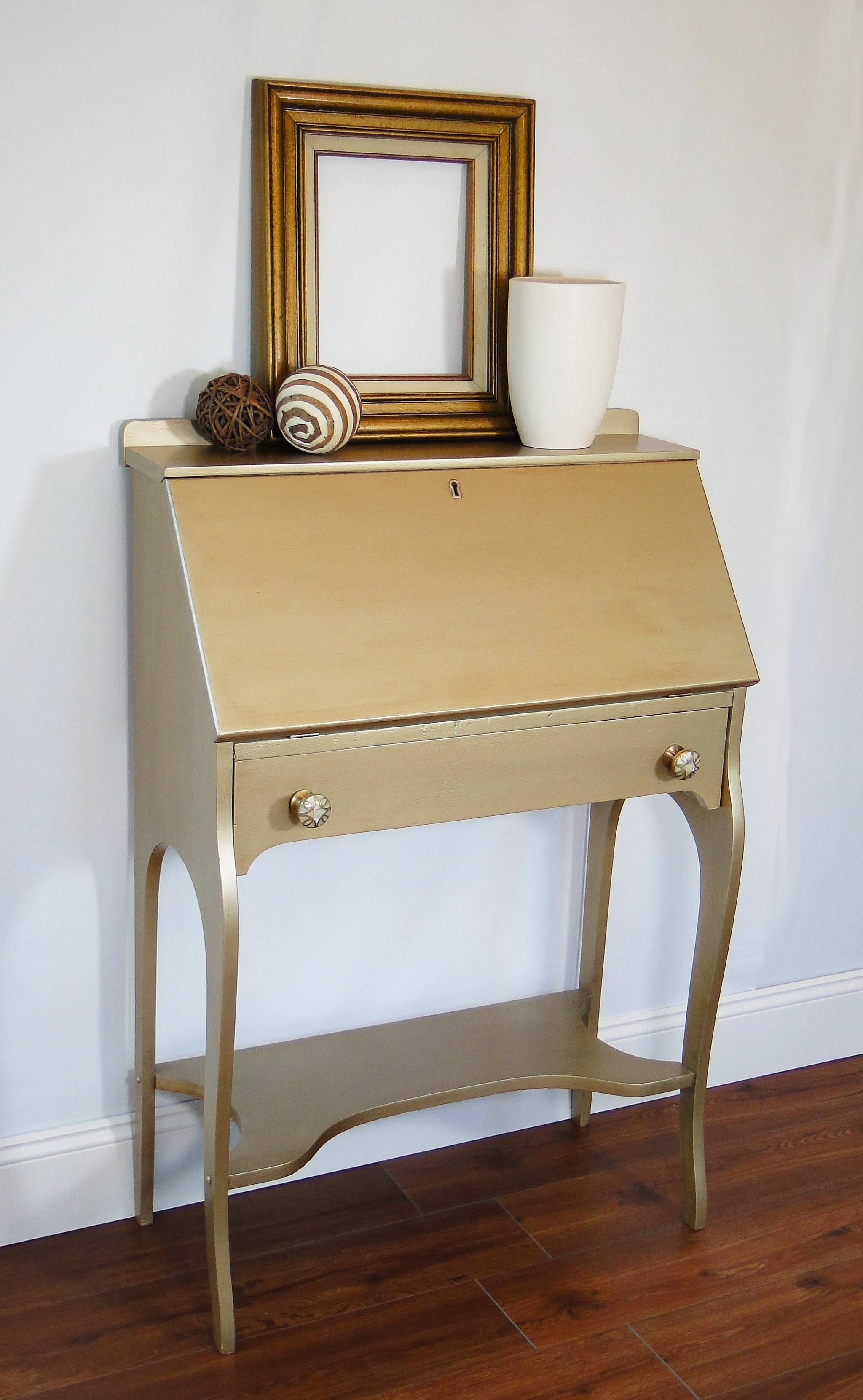 After staged frame vase.jpg