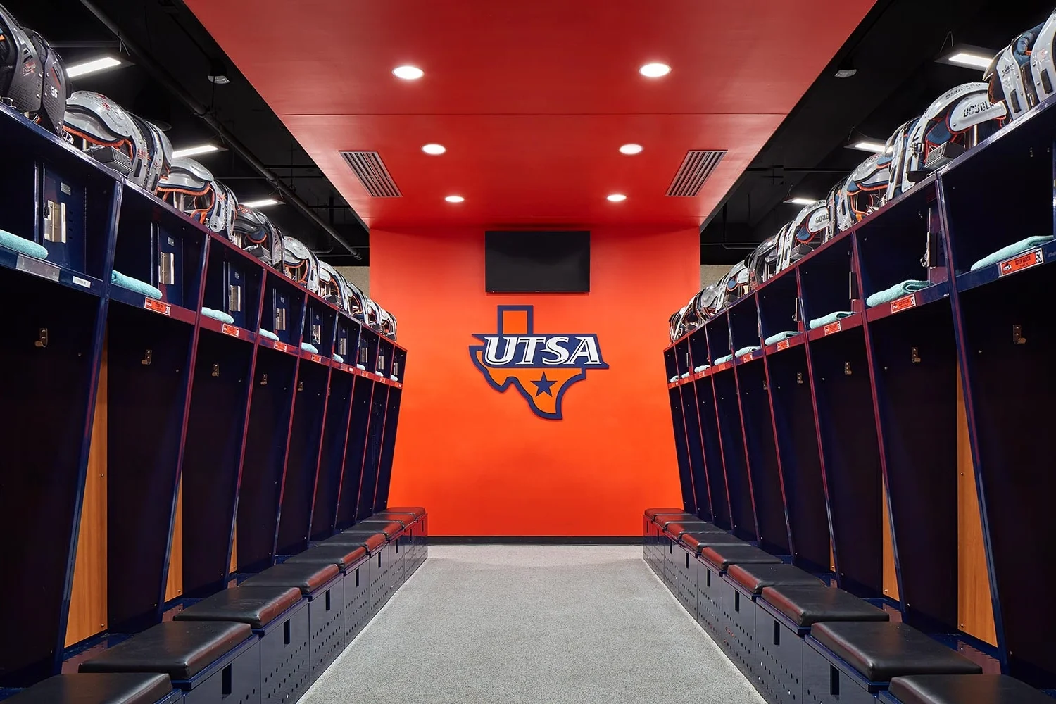 COMPLETE: UTSA Football Locker Room