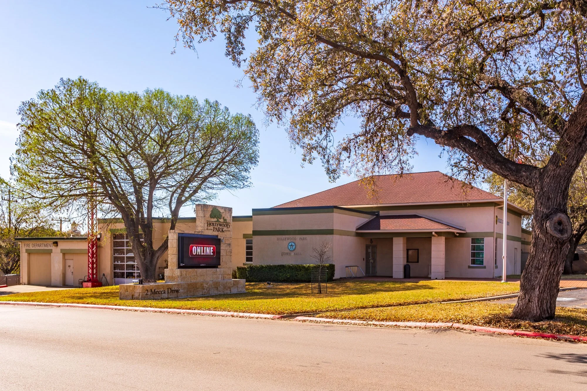 Hollywood Park City Hall