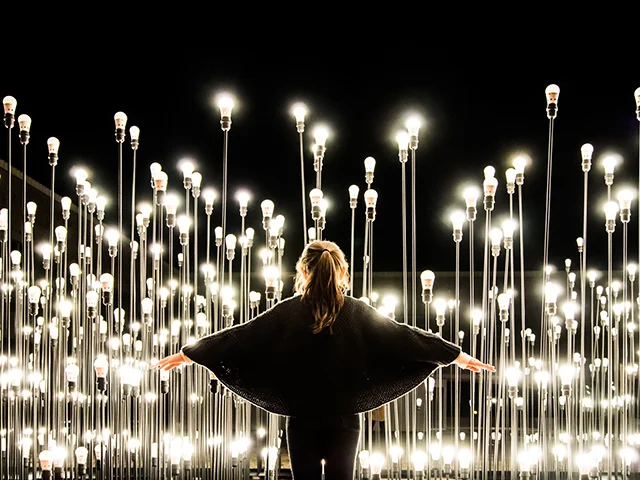 1,200 Bulbs Light up the LEDscape, Lisbon