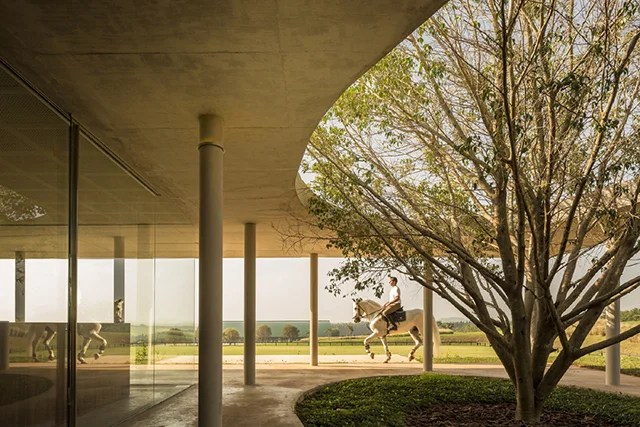 Fazanda-Boa-Vista-Equestrian-Center-Clubhouse-Isay-Weinfeld-2.jpg