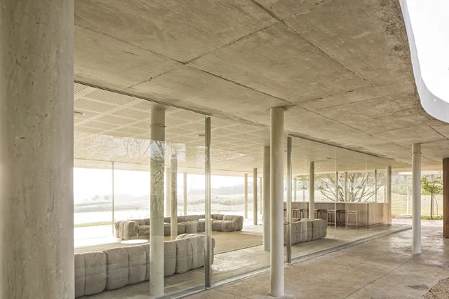 Fazanda-Boa-Vista-Equestrian-Center-Clubhouse-Isay-Weinfeld-4.jpg