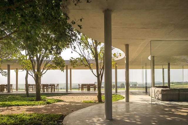 Fazanda-Boa-Vista-Equestrian-Center-Clubhouse-Isay-Weinfeld-3.jpg