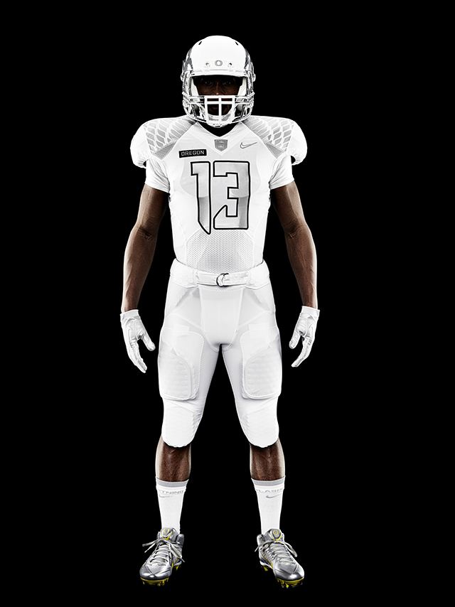 Nike-Football-Uniform-UofO-Home-Front-11.jpg