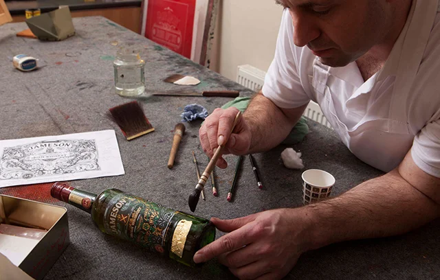 Jameson-Irish-Whiskey-Bottle-Glass-Etching-8.jpg
